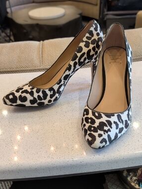 Leopard Print Almond Toe High Heels - Women Shoes, Black & White